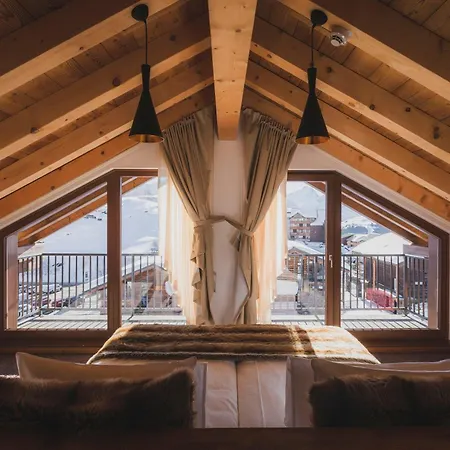 Daria-i Nor By Les Etincelles Alpe d'Huez
